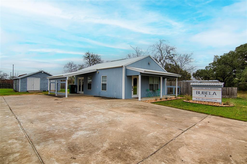 820 N Jefferson Street, La Grange, Texas image 1