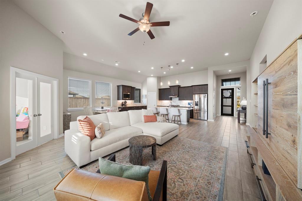 2621 Vanilla Sky Lane, La Marque, Texas image 11