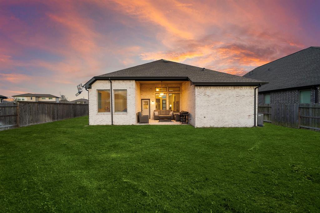 2621 Vanilla Sky Lane, La Marque, Texas image 33