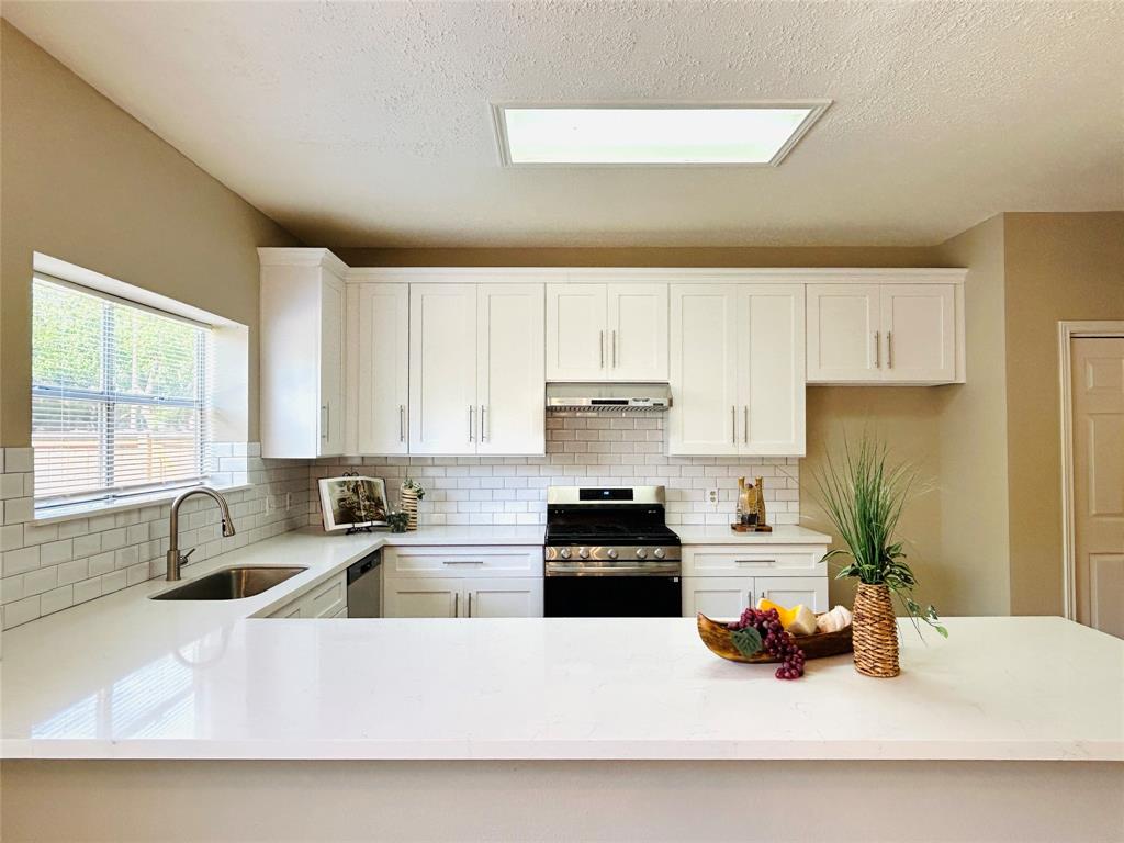 2802 Grants River Circle, Sugar Land, Texas image 14
