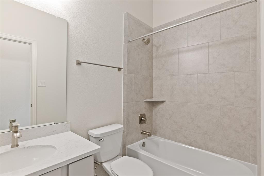 5018 Field Sparrow Lane, Rosenberg, Texas image 9