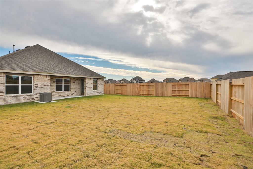 5018 Field Sparrow Lane, Rosenberg, Texas image 33