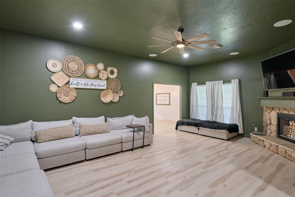 27548 N Log Cabin Road, Montgomery, Texas image 19