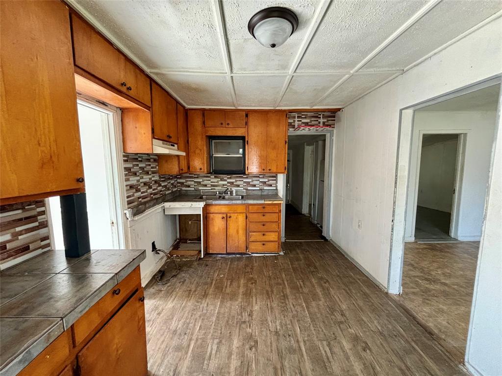 103 Upton Lane, Brazoria, Texas image 4