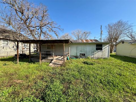 A home in Brazoria