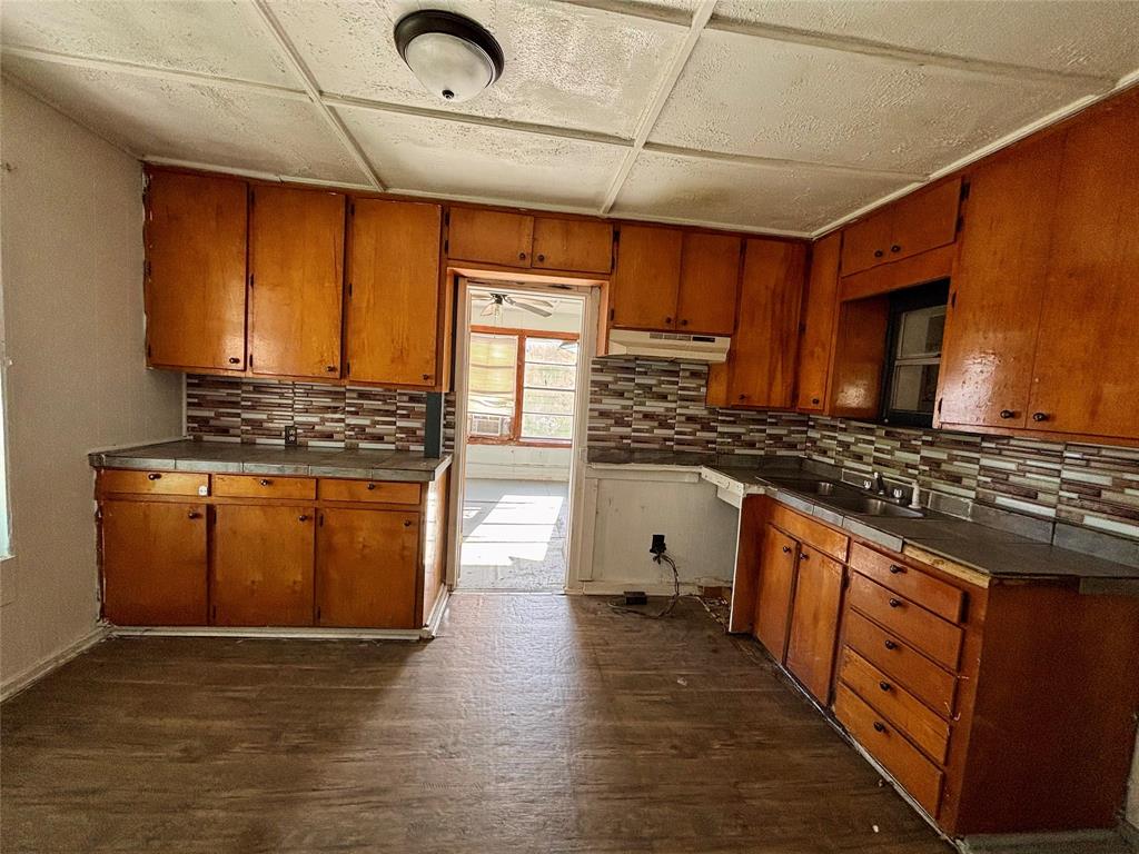 103 Upton Lane, Brazoria, Texas image 3