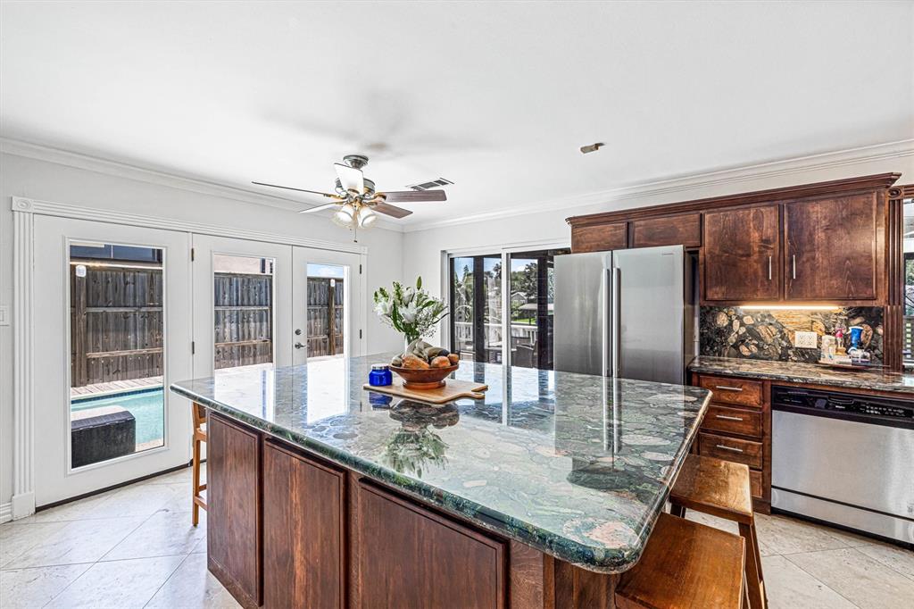 36 Lakeview Drive, Galveston, Texas image 13