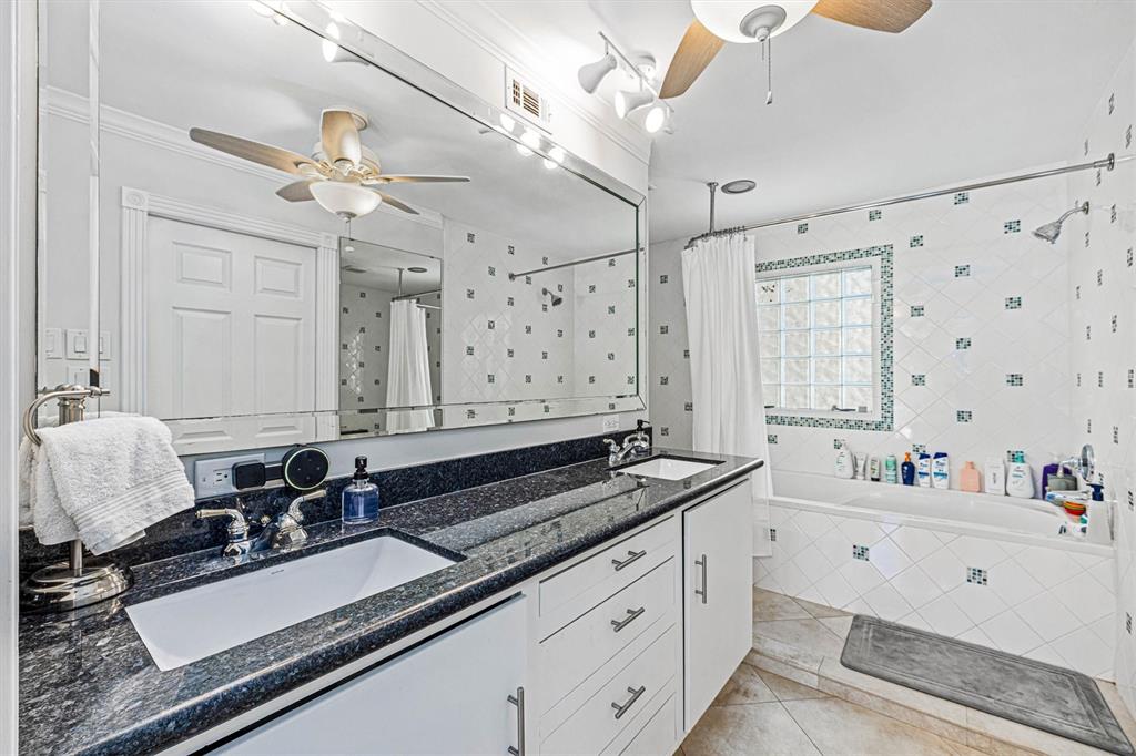 36 Lakeview Drive, Galveston, Texas image 19