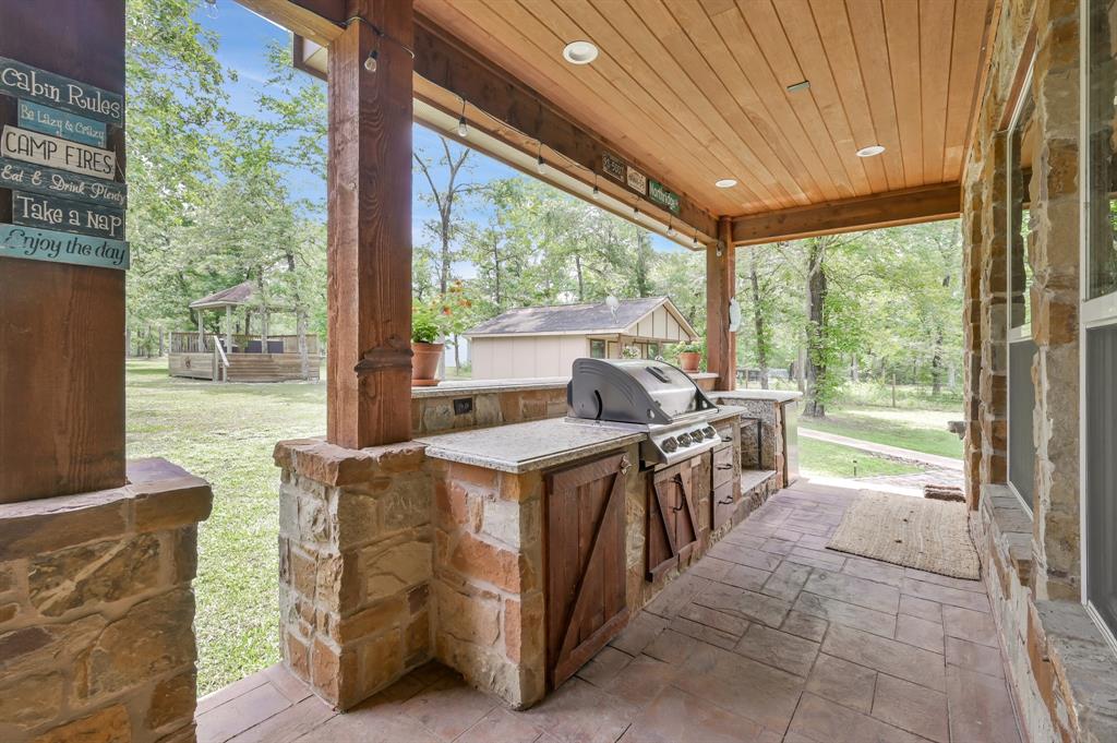 9948 Roda Drive, Conroe, Texas image 30