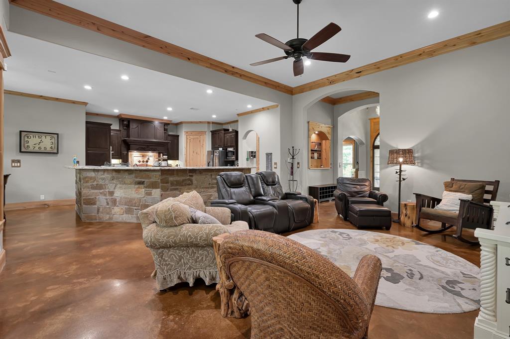 9948 Roda Drive, Conroe, Texas image 16