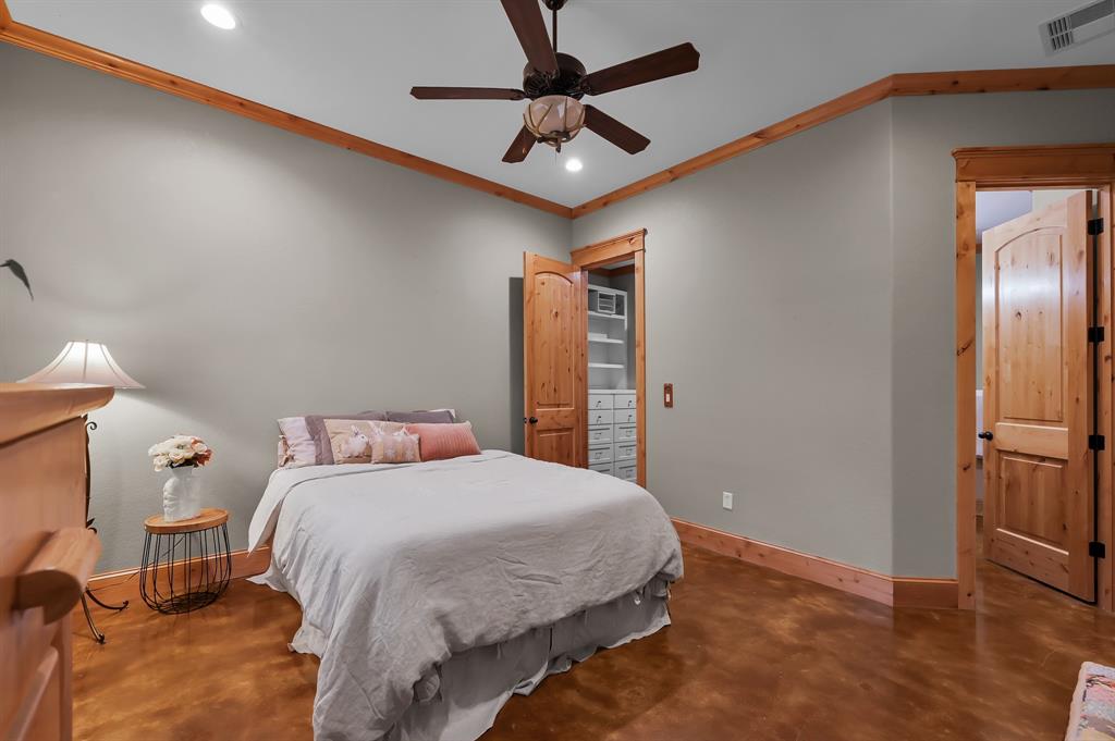9948 Roda Drive, Conroe, Texas image 24