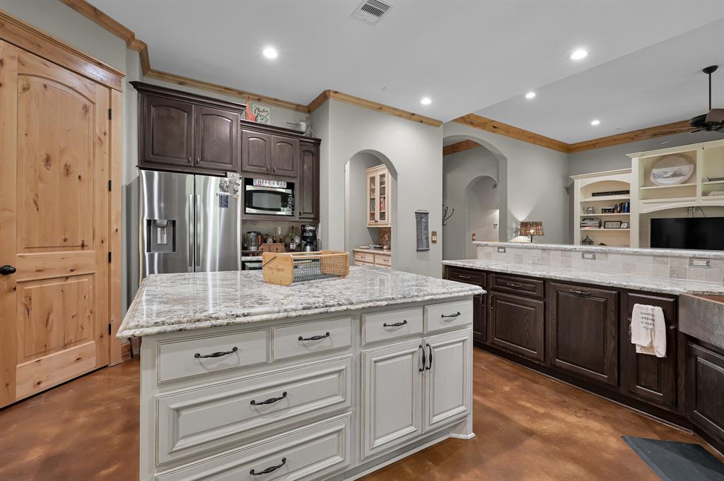 9948 Roda Drive, Conroe, Texas image 13