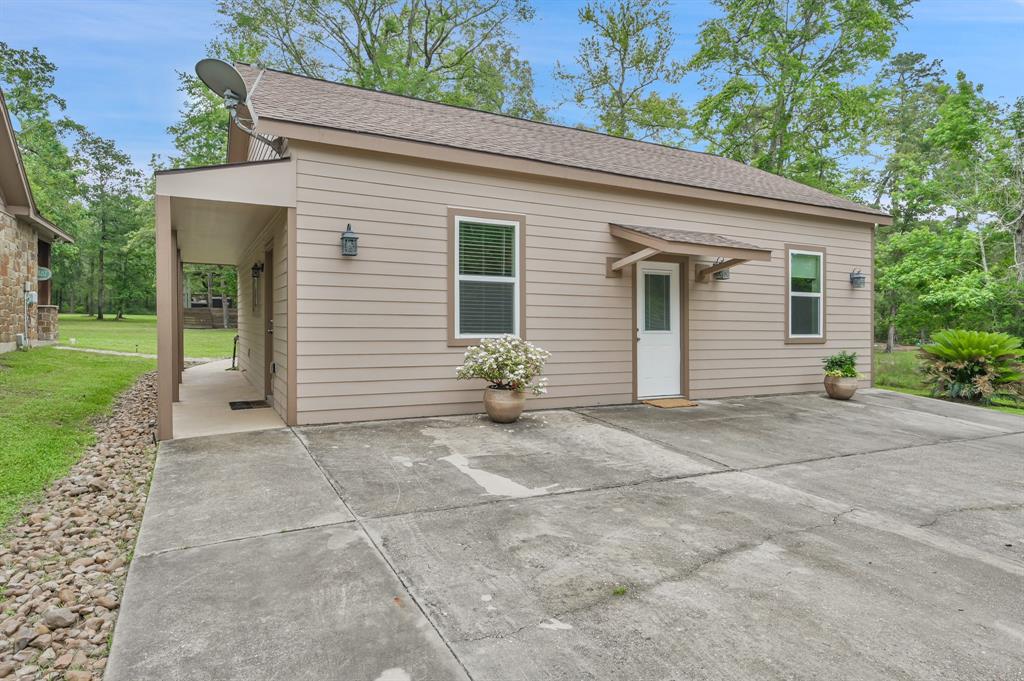 9948 Roda Drive, Conroe, Texas image 32