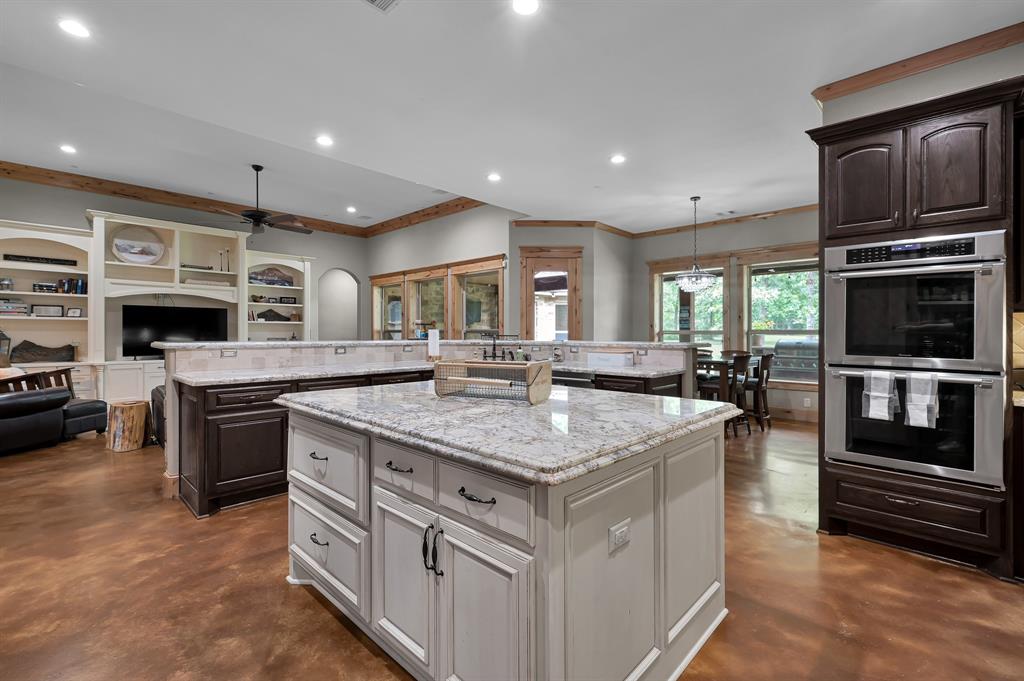 9948 Roda Drive, Conroe, Texas image 11