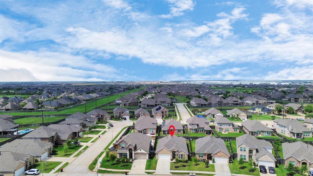 30262 Cascading Brook Way, Brookshire, Texas image 2