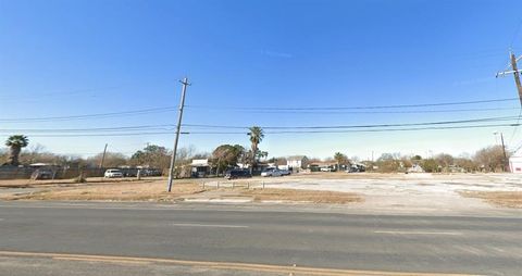 2715 S Port Avenue Corpus Christi TX 78405