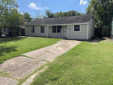 Photo of 5414 Northridge Drive, Houston, TX 77033 (MLS # 79025884)