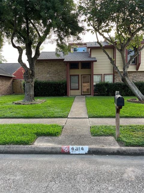 Single Family Residence in Pasadena TX 4314 Seneca Street.jpg