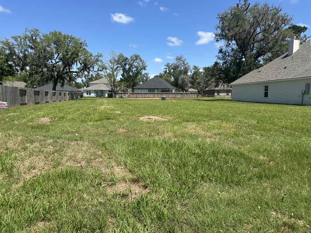 2237 Ridgewood Drive, West Columbia, Texas image 3