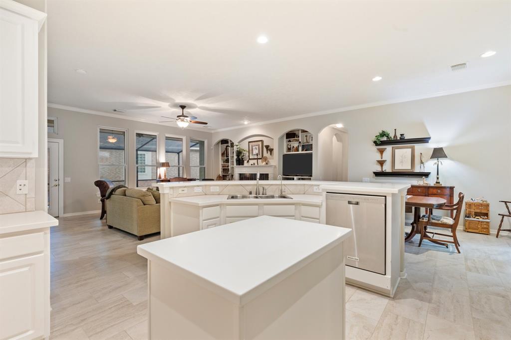 23 E Northcastle Circle, Conroe, Texas image 19