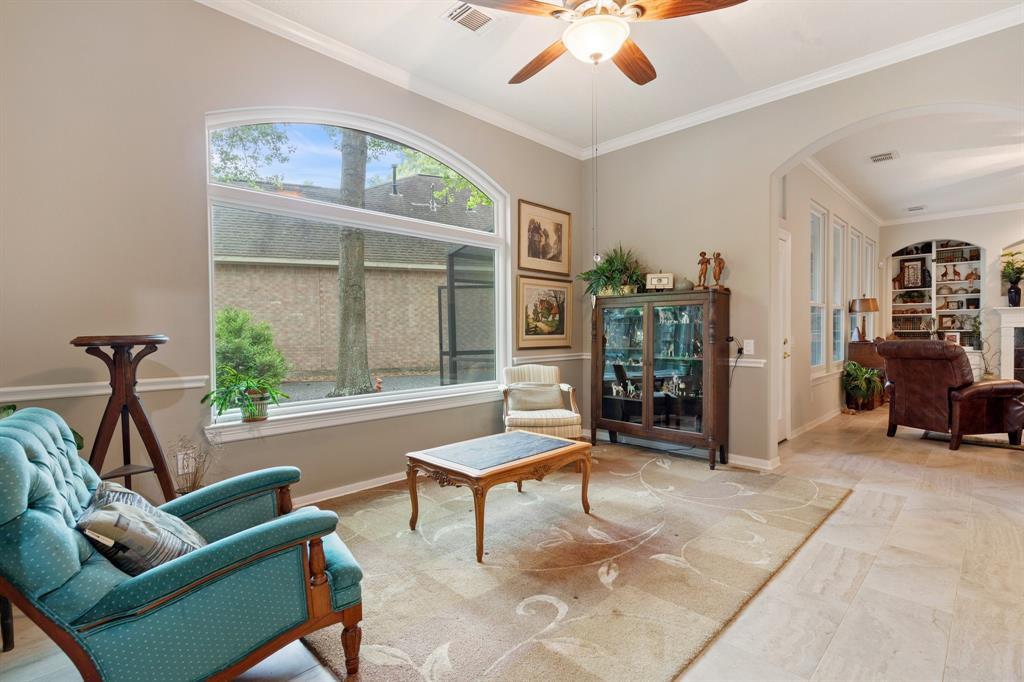 23 E Northcastle Circle, Conroe, Texas image 7
