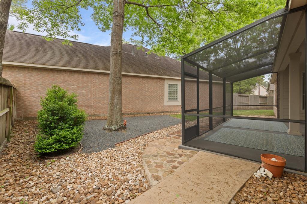 23 E Northcastle Circle, Conroe, Texas image 32