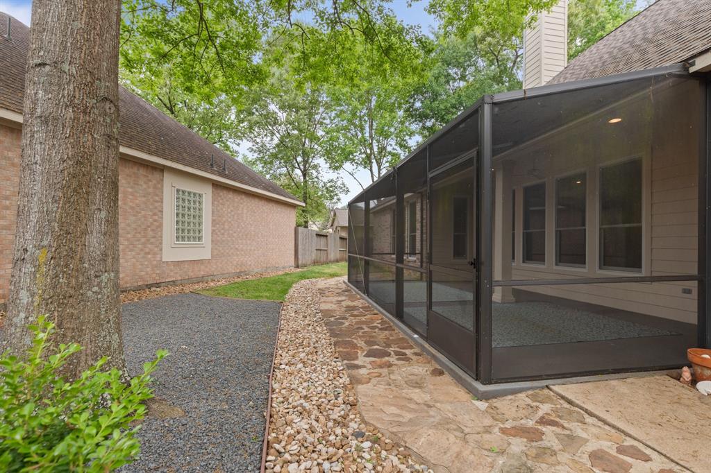 23 E Northcastle Circle, Conroe, Texas image 35