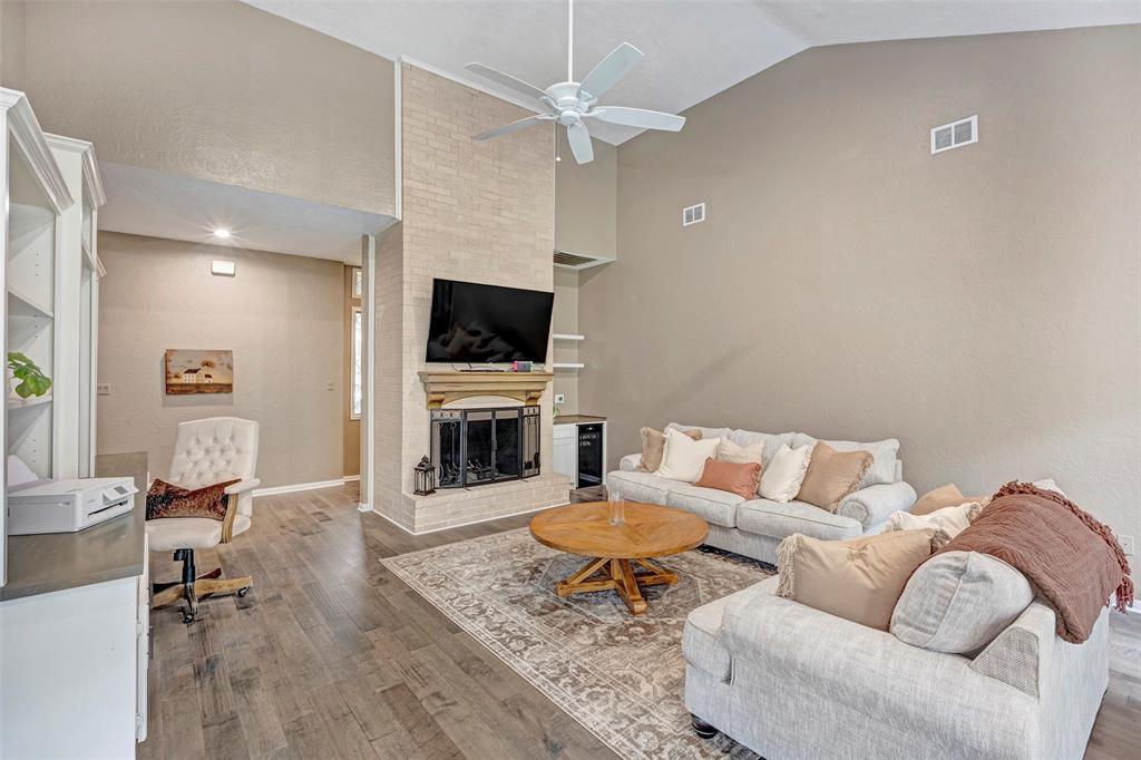 3318 Lake Island Drive