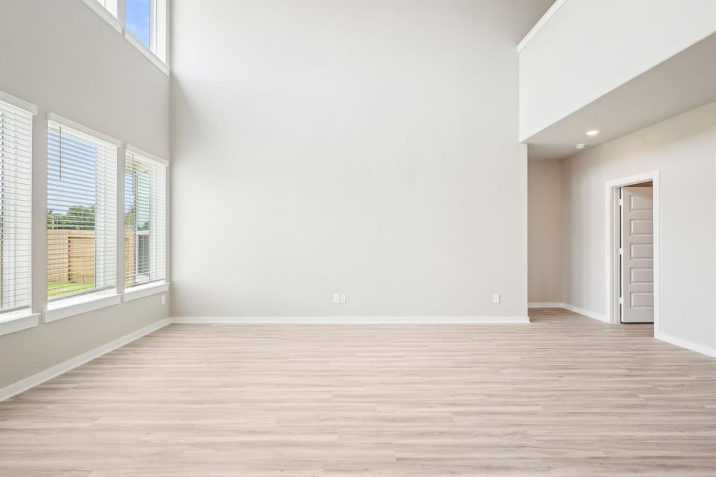 6440 Green Enclave Trail, Pearland, Texas image 7