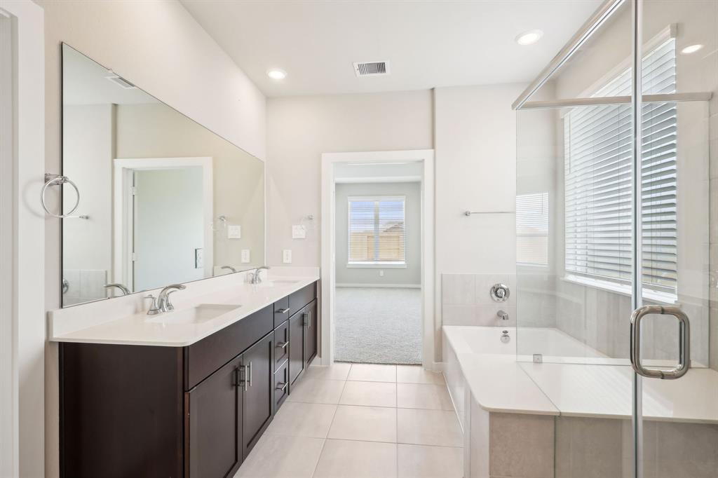 6440 Green Enclave Trail, Pearland, Texas image 28