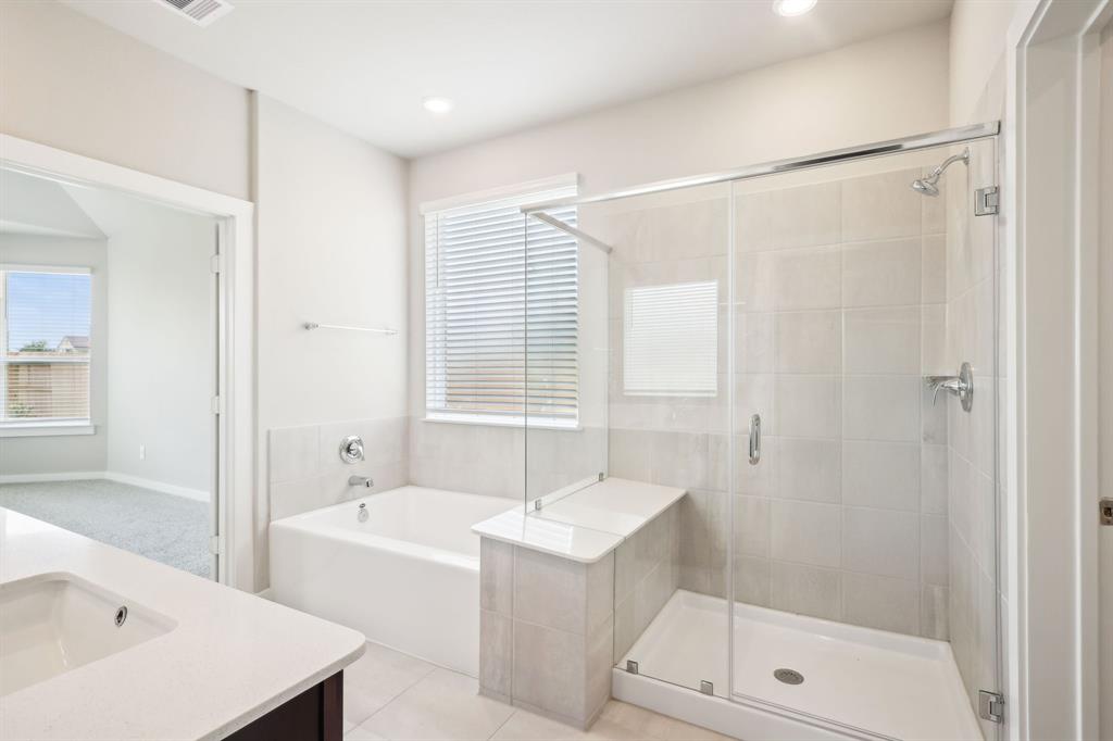 6440 Green Enclave Trail, Pearland, Texas image 29