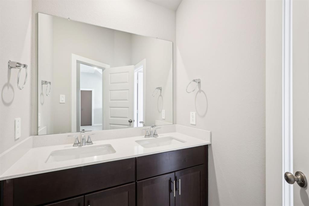 6440 Green Enclave Trail, Pearland, Texas image 44