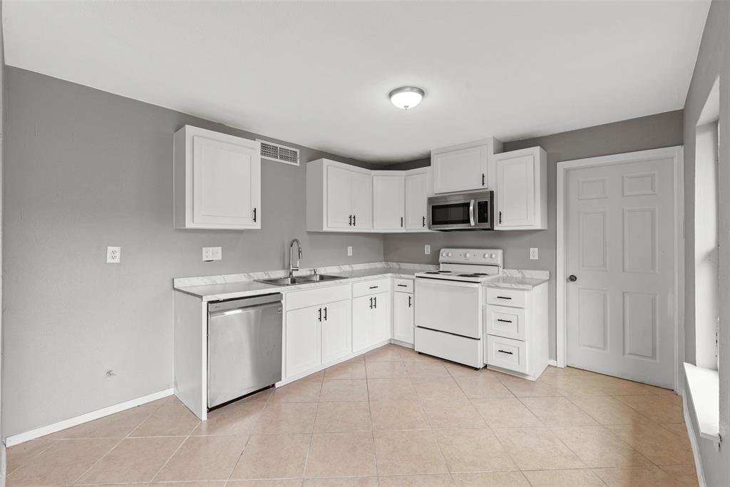 2819 Sandpiper Street, Humble, Texas image 8