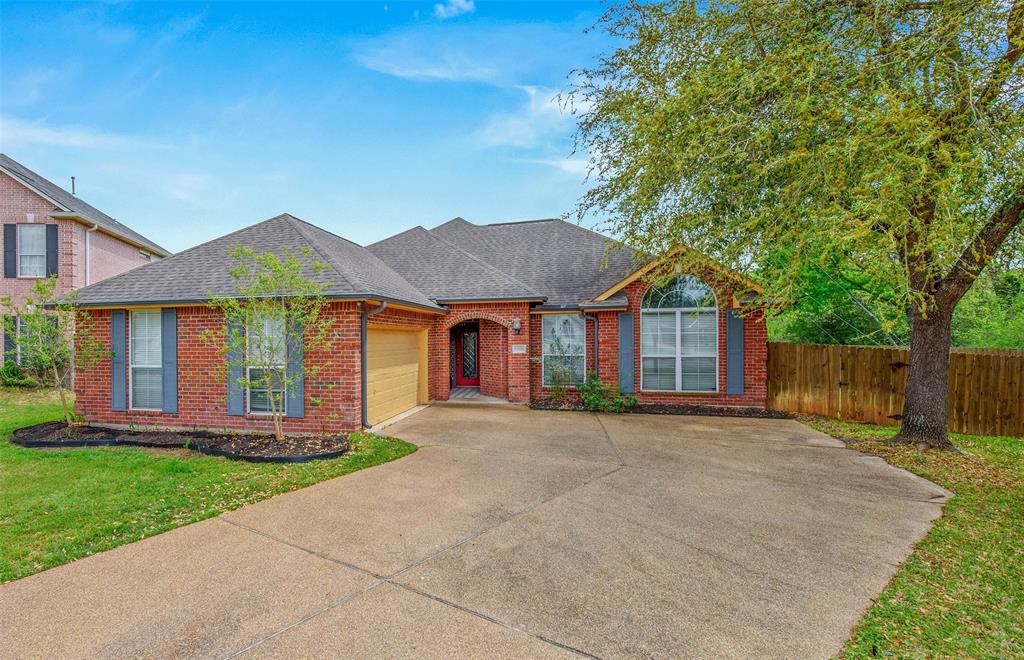 6208 Cromwell Court, Bryan, Texas image 4