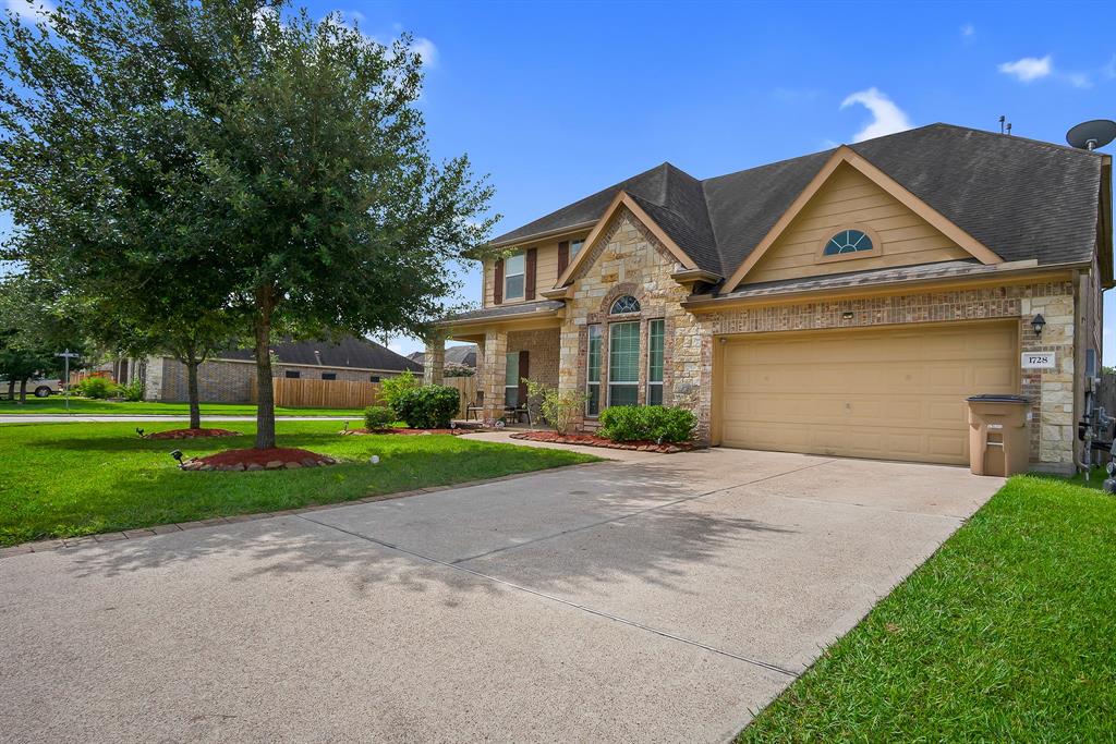 1728 Coral Cliff Dr