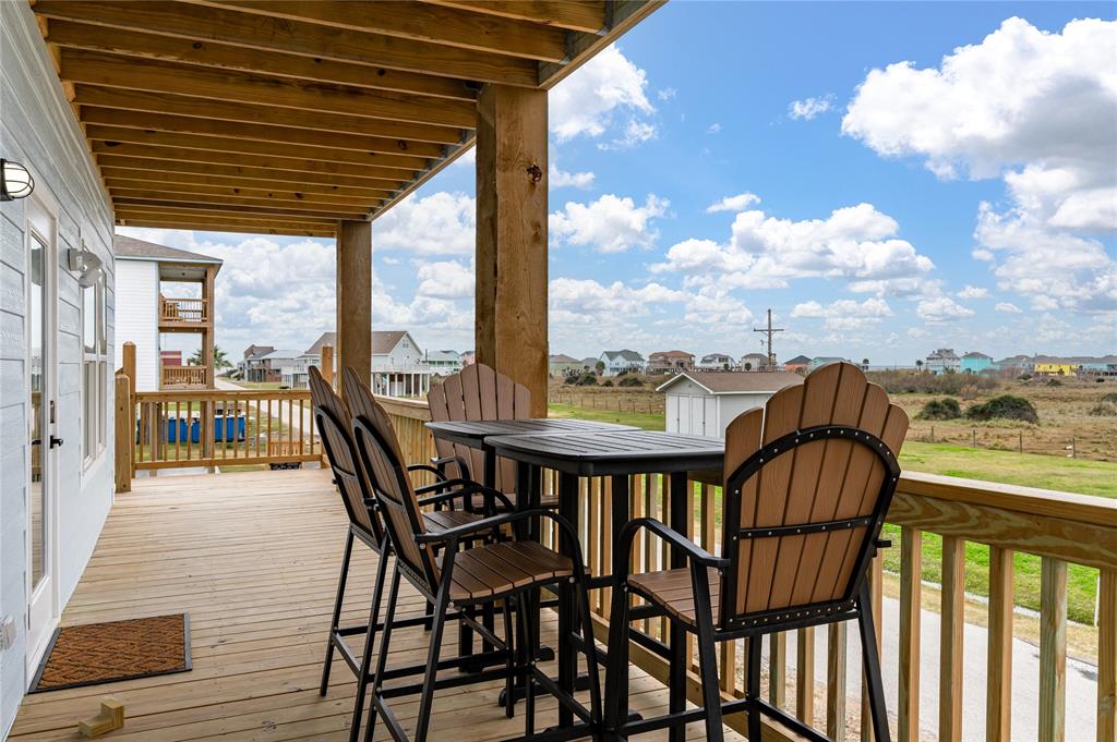 924 Melody Lane, Crystal Beach, Texas image 4