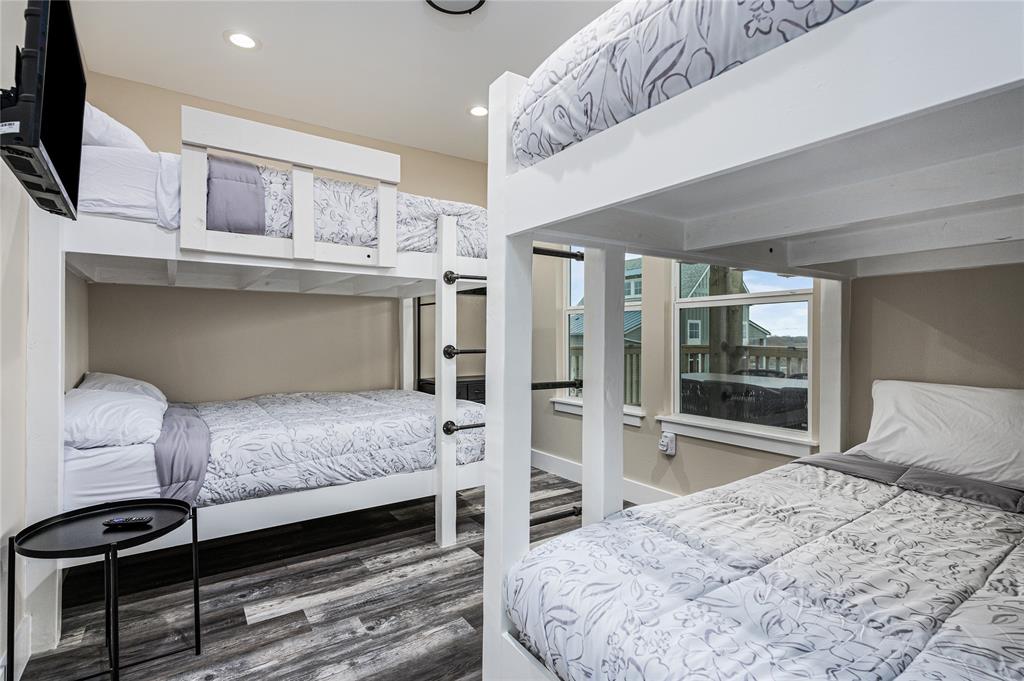 924 Melody Lane, Crystal Beach, Texas image 20