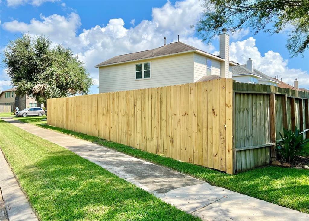 9131 Creekside Court, Hitchcock, Texas image 31
