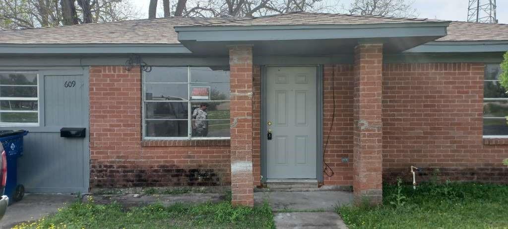 609 W 6th Street