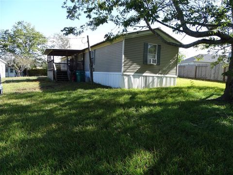 A home in Willis