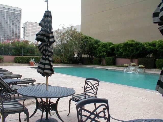 5150 Hidalgo Street #1704, Houston, Texas image 4