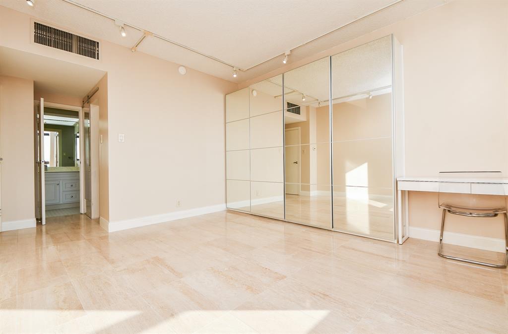 5150 Hidalgo Street #1704, Houston, Texas image 27