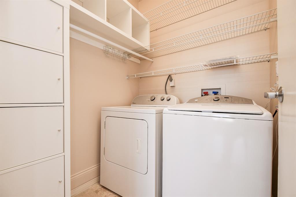 5150 Hidalgo Street #1704, Houston, Texas image 35