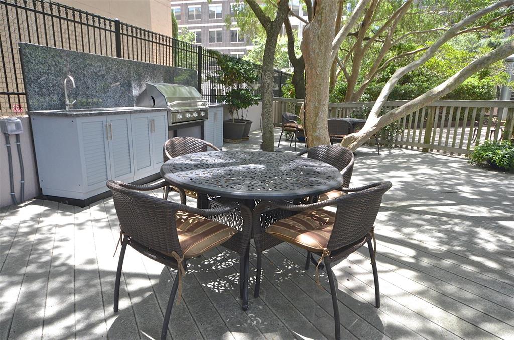 5150 Hidalgo Street #1704, Houston, Texas image 7