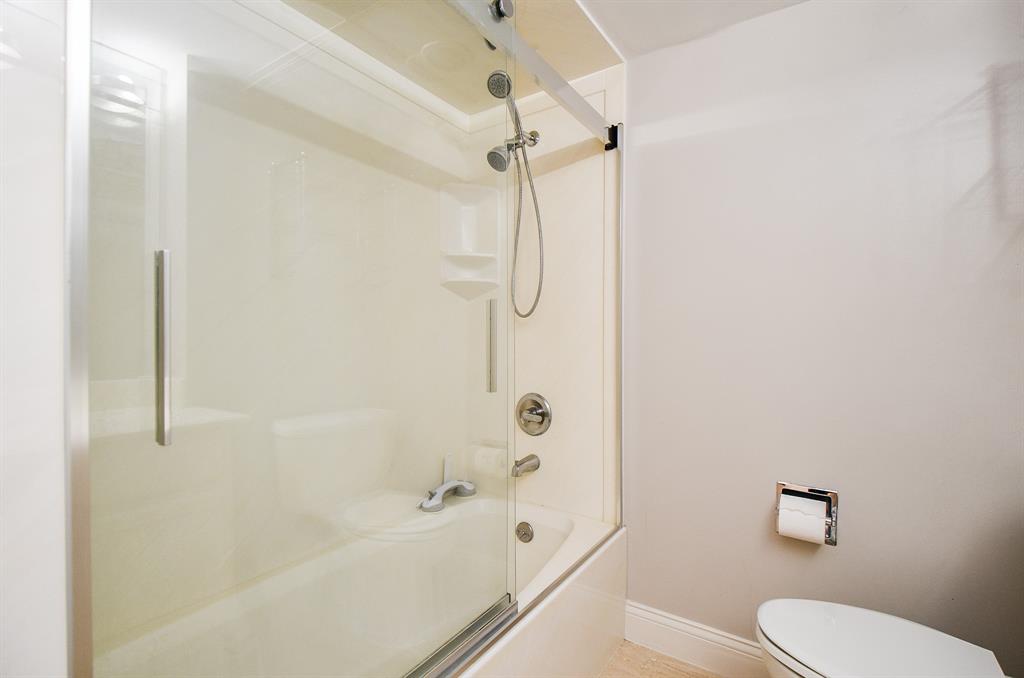 5150 Hidalgo Street #1704, Houston, Texas image 34