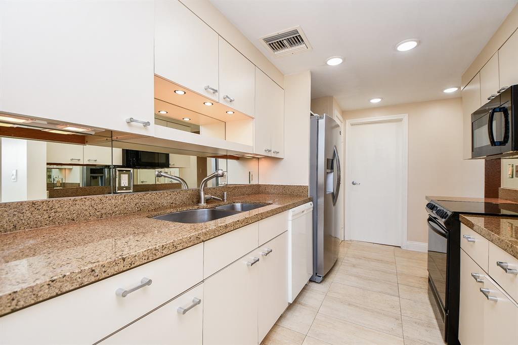 5150 Hidalgo Street #1704, Houston, Texas image 22