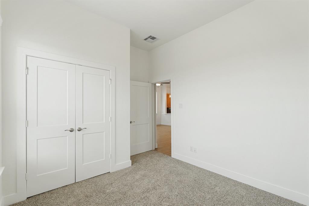11807 South Pavillion Drive Drive, Mont Belvieu, Texas image 9