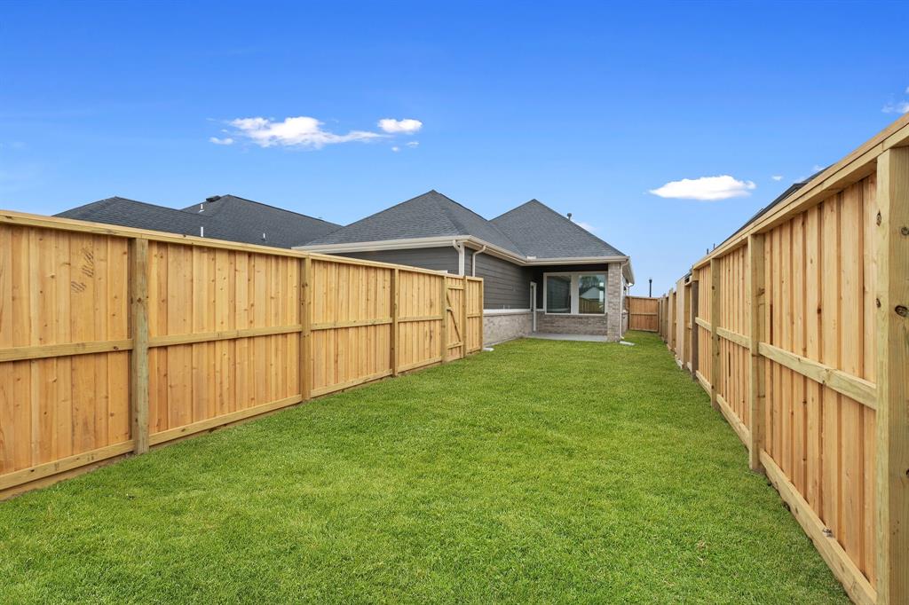 11807 South Pavillion Drive Drive, Mont Belvieu, Texas image 27