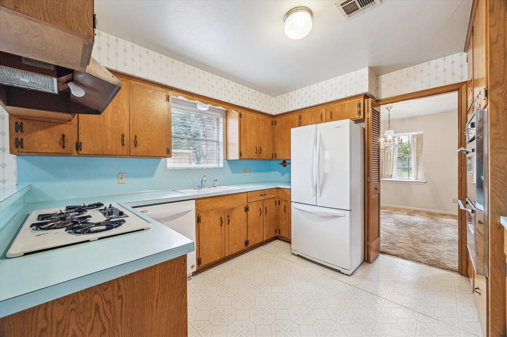 1327 Seaspray Court, Houston, Texas image 5