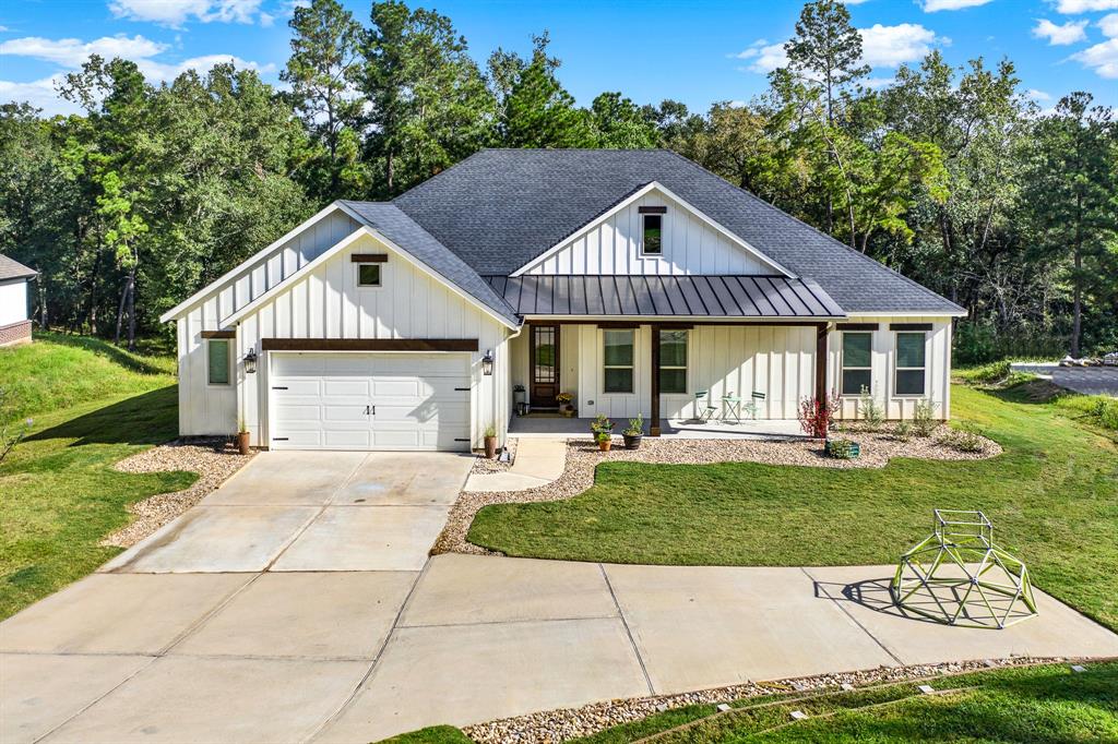6114 E Bluff Court